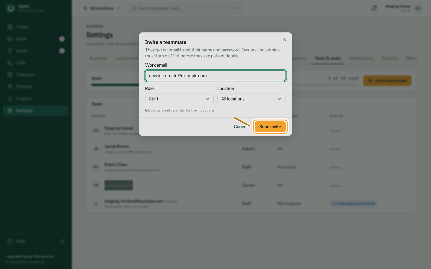The send button at the bottom of the invite dialog ringed.